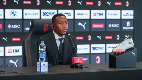 埃斯图皮尼安新援发布会：我选2号是因卡福 新赛季想拿下3个冠军