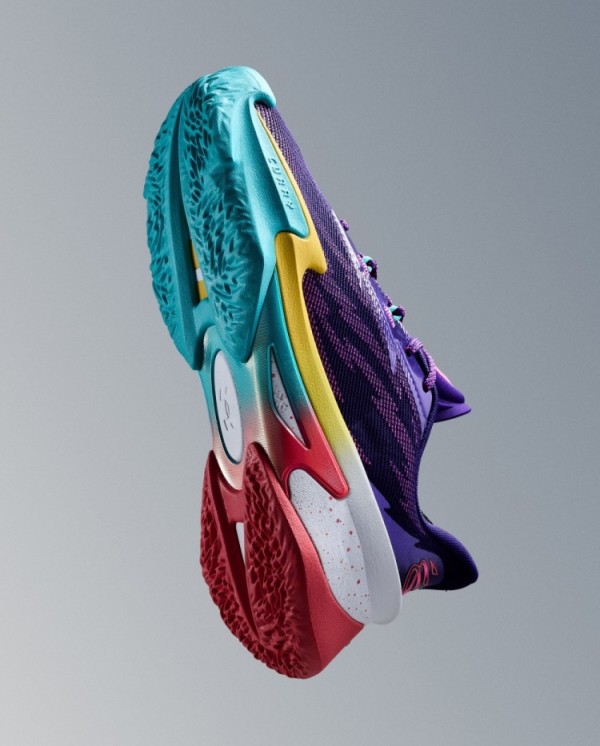 库里7代“超级战靴”将在8月16日发布 单只球鞋重量约303克