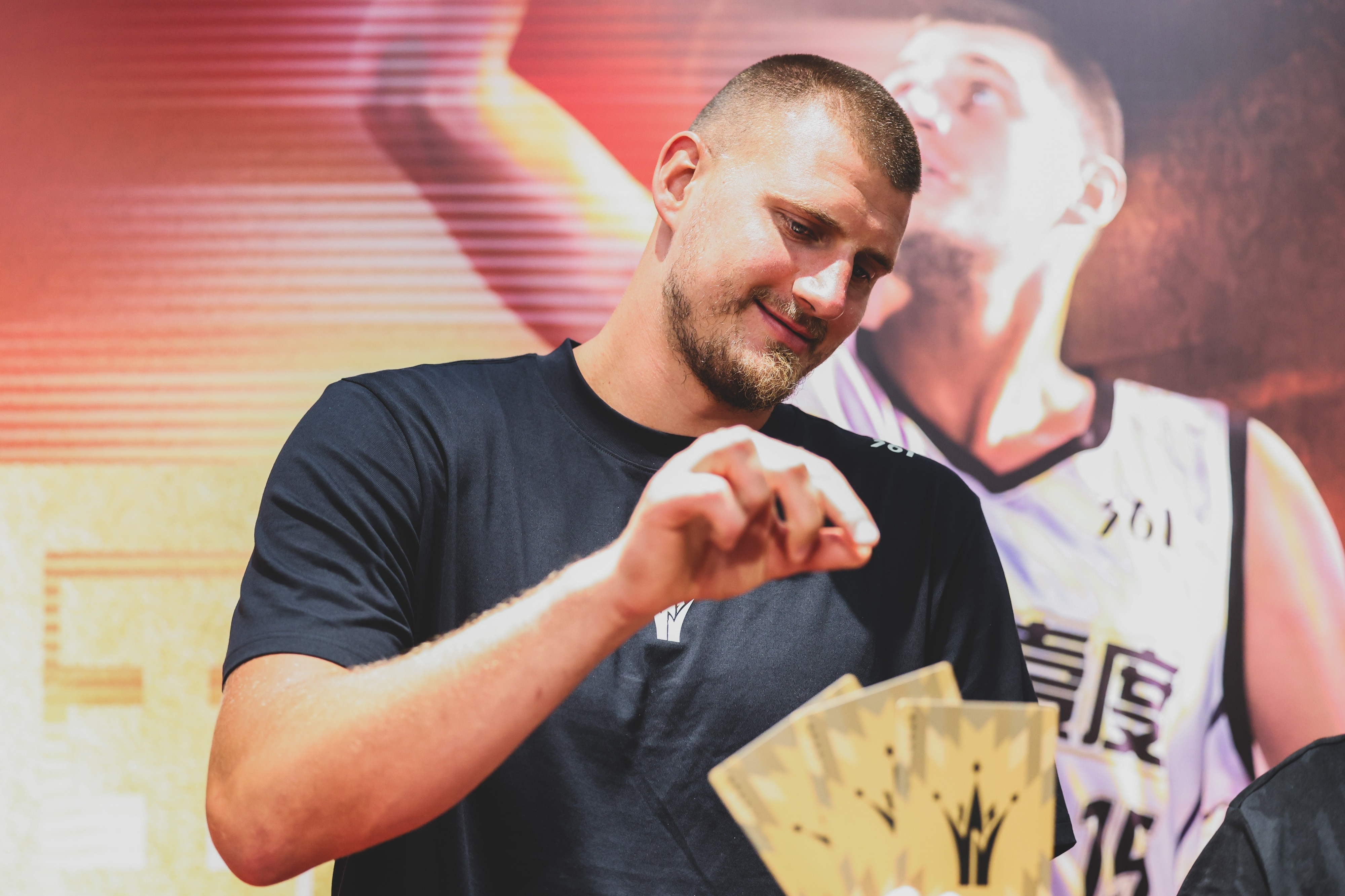 TA记者：NBA对约基奇来说只是工作 他32或33岁时选择退役都不奇怪